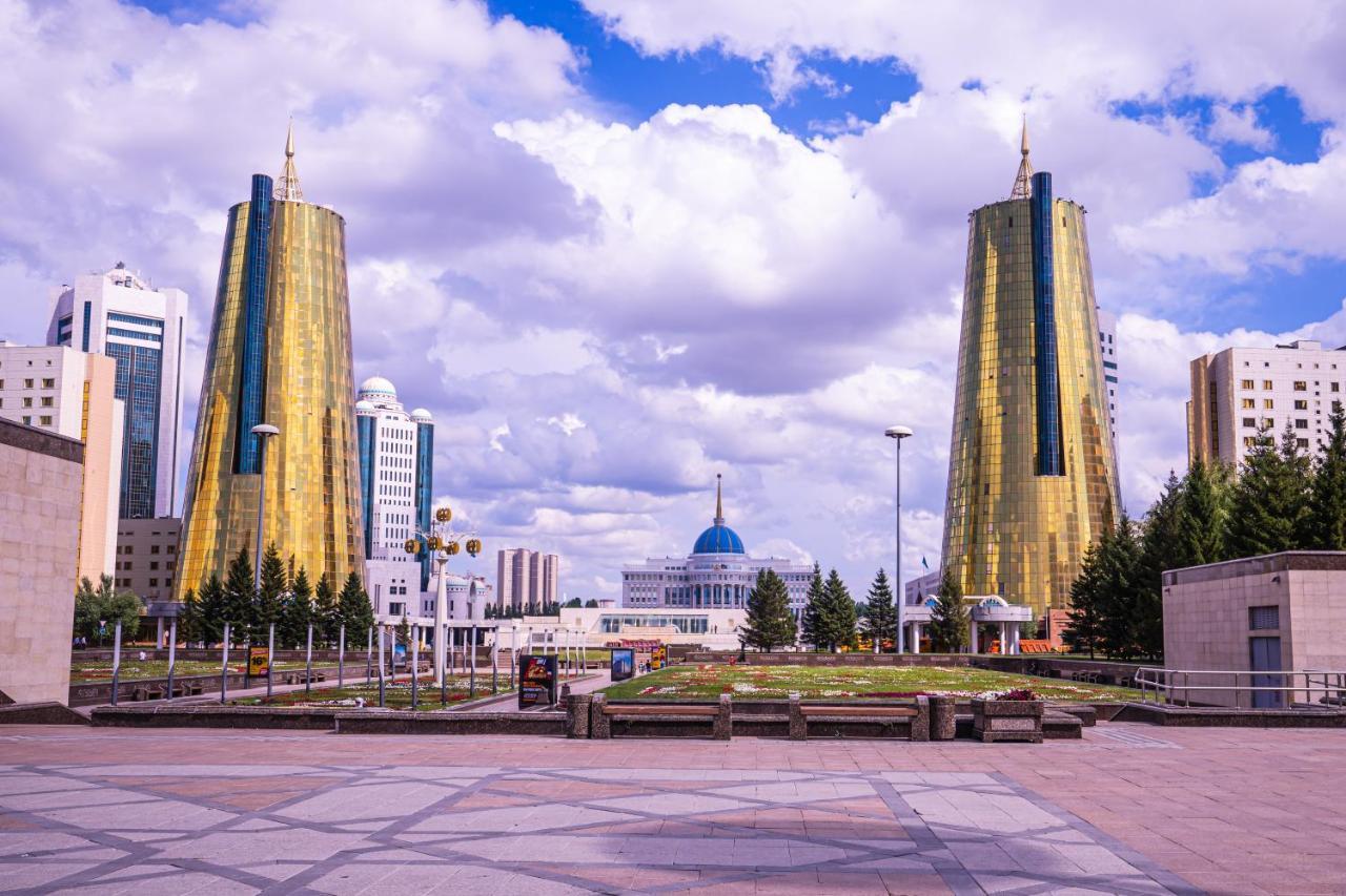 Belon Lux Hotel Astana Extérieur photo
